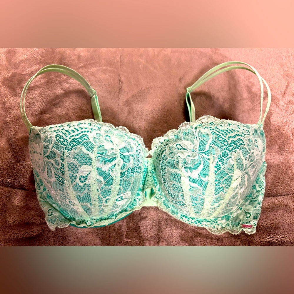 PINK VICTORIA’S SECRET DATE PUSH-UP BRA